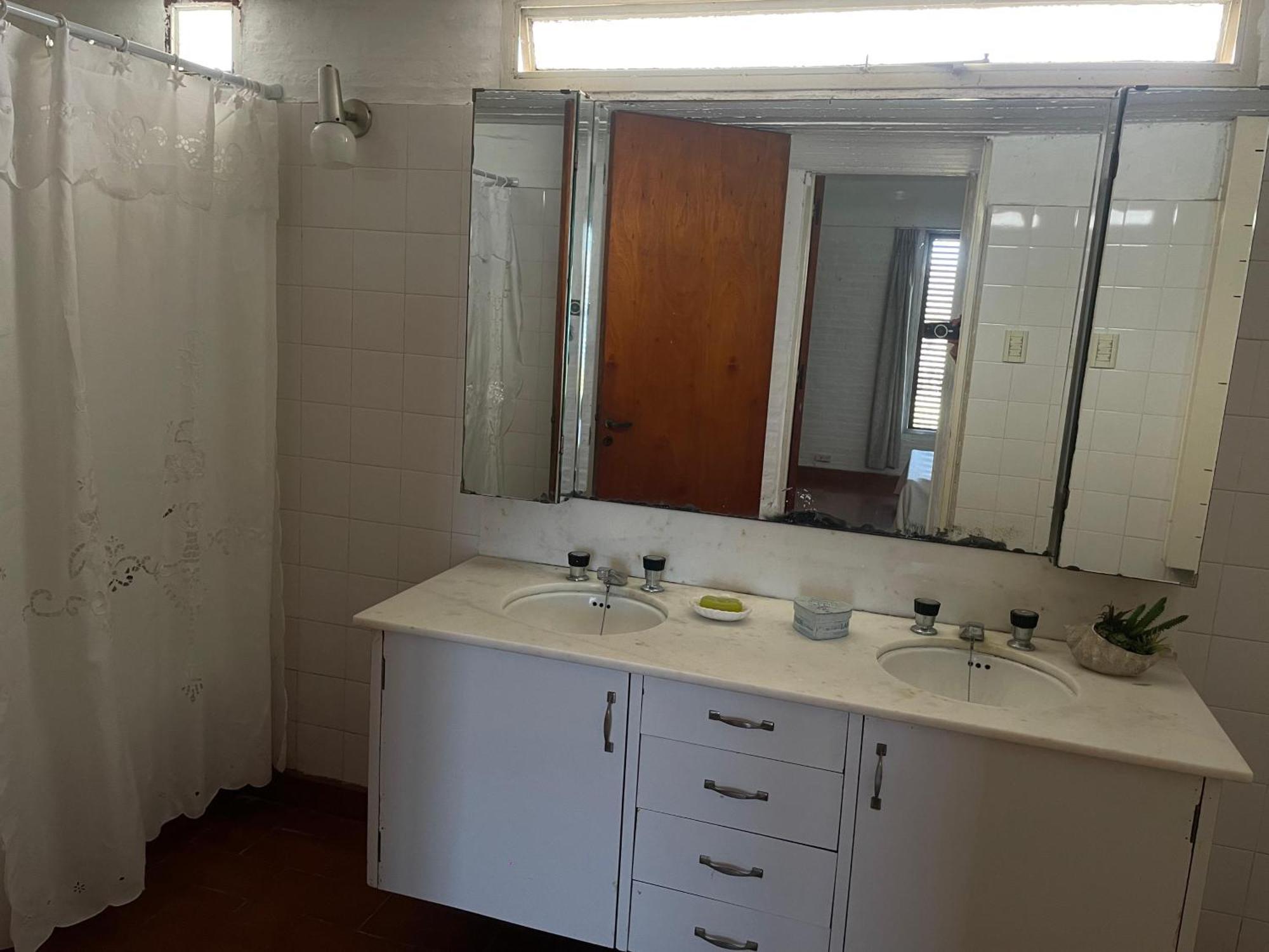 Casa - Vista Al - No Se Aceptan Grupos De Jovenes